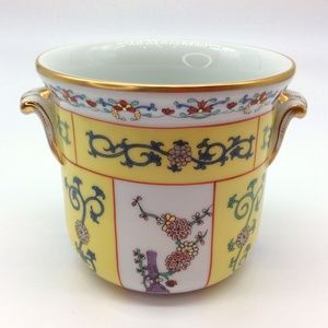 Herend Yellow Dynasty Small/Medium Cachepot with Handles